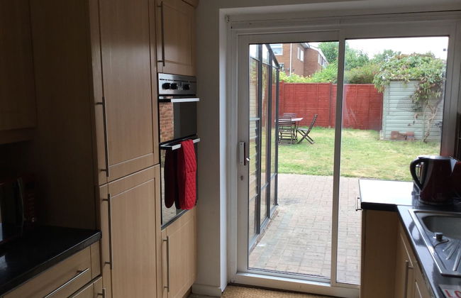 Nice 4 Bedroom near Basildon Town Center - Foto 11