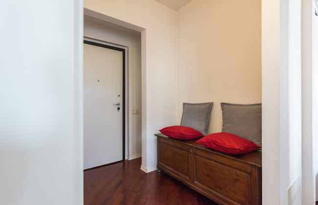 Renovated 19th-Century Apartment in an Authentic Area - Photo 2