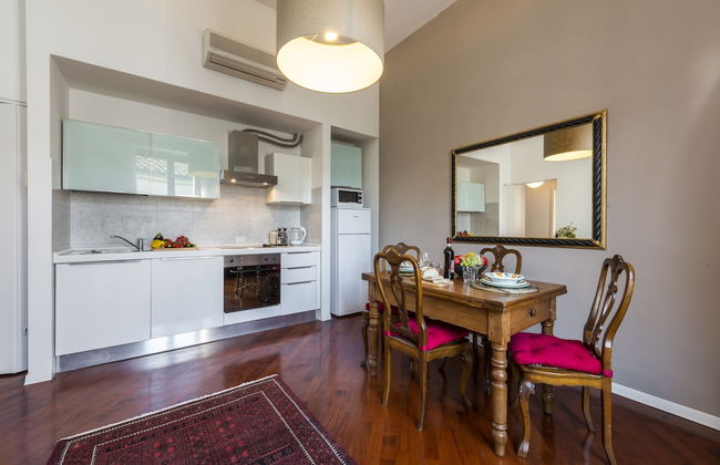 Renovated 19th-Century Apartment in an Authentic Area - Photo 1
