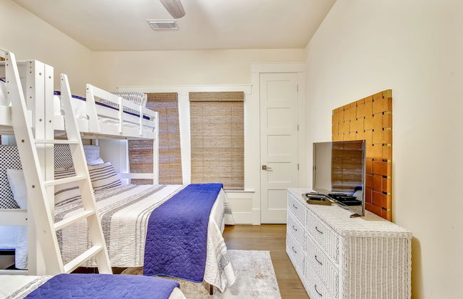 Galvez Getaway - Photo 3