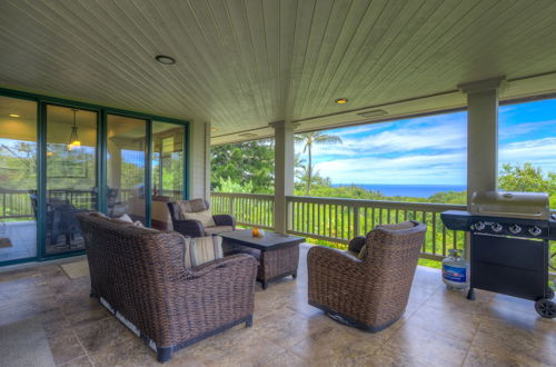 Foto 16 - Mauna Pua - A Four Bedroom Vacation Rental Home by RedAwning