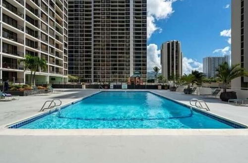 Foto 15 - High Rise Ocean View Waikiki Condo, FREE Parking & Wi-Fi by Koko Resort Vacation Rentals