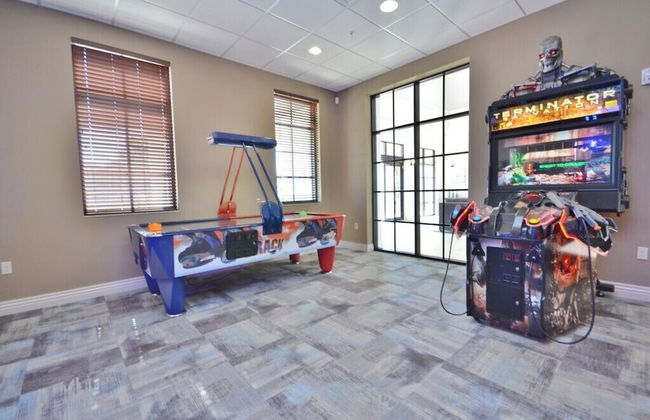 8 Bed 6 Ba Villa with Games, Pool & Spa - Foto 62