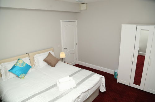 Photo 2 - Birmingham Central Station Apartment