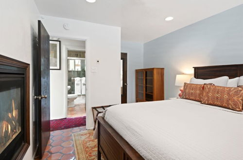 Photo 2 - Milagro - Walk Anywhere In Santa Fe From This Beautiful Remodeled Apartment