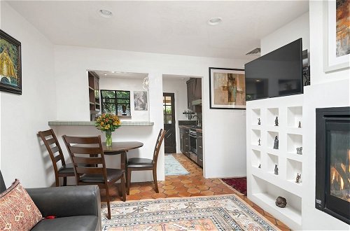 Foto 9 - Milagro - Walk Anywhere In Santa Fe From This Beautiful Remodeled Apartment