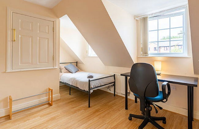 Newcastle City Town House - Photo 3
