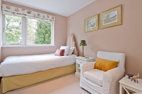 Photo 8 - Tasteful 4bed, Holland Park