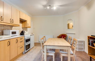 Photo 3 - Spacious 1-bedroom Flat With Garden Free Parking