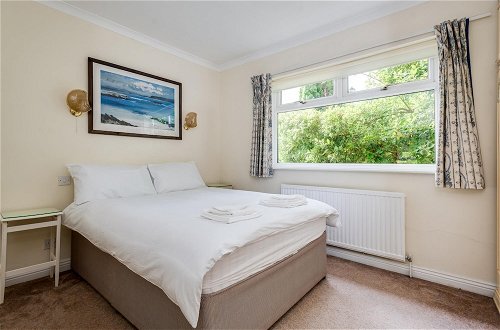 Photo 21 - Spacious 1-bedroom Flat With Garden Free Parking