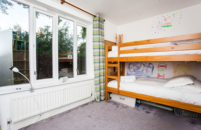 Charming Peaceful 2 Bed with Parking and Garden - Foto 2