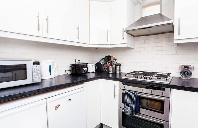 Charming Peaceful 2 Bed with Parking and Garden - Foto 11