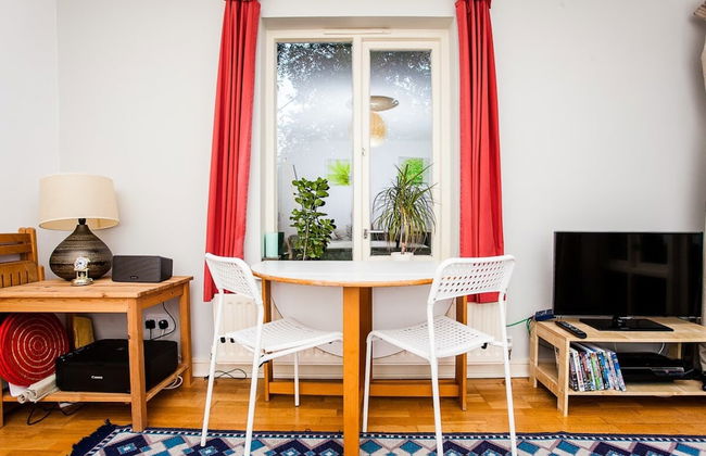 Charming Peaceful 2 Bed with Parking and Garden - Foto 18