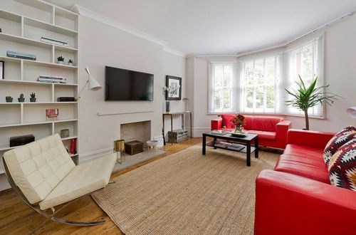 Foto 1 - Gorgeous 3-bed Garden Flat Beside Battersea Park