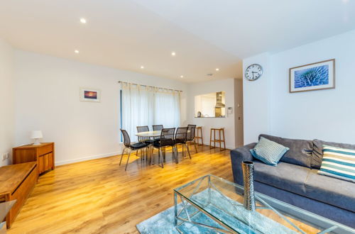 Photo 4 - 2 Beds Executive Apt in Liverpool St by City Stay London