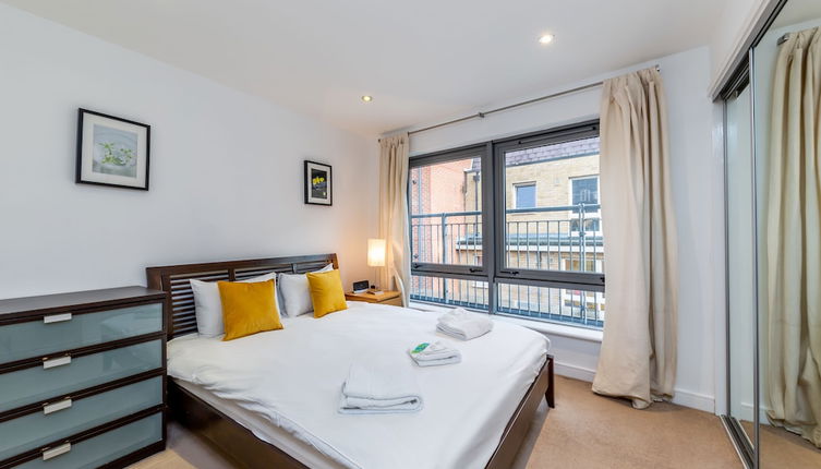 Photo 1 - 2 Beds Executive Apt in Liverpool St by City Stay London