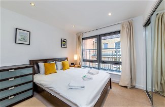 Photo 1 - 2 Beds Executive Apt in Liverpool St by City Stay London