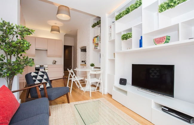 Stylish & Modern 3 Bed Flat in NW London With Garden - Foto 16