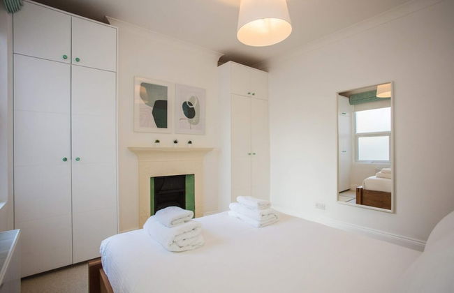 Stylish & Modern 3 Bed Flat in NW London With Garden - Foto 3