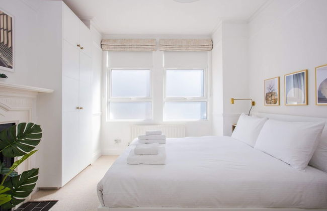 Stylish & Modern 3 Bed Flat in NW London With Garden - Foto 9