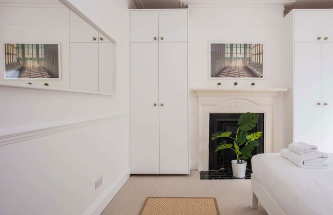 Stylish & Modern 3 Bed Flat in NW London With Garden - Foto 8