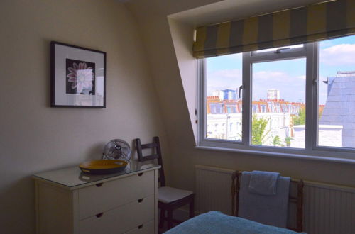 Photo 4 - Lovely Top Floor Flat in Leafy Fulham