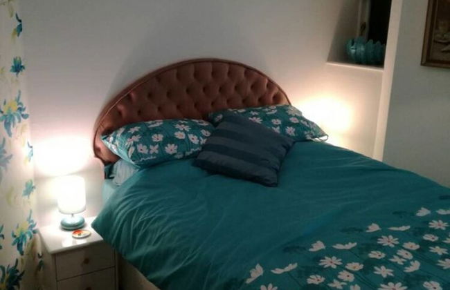 Flat - Sleeps 4 - Parking - Close to Airport - Photo 2