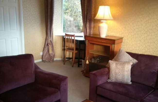 Flat - Sleeps 4 - Parking - Close to Airport - Photo 7