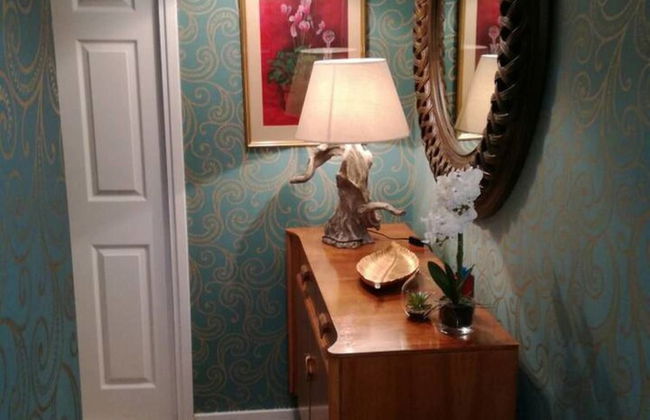 Flat - Sleeps 4 - Parking - Close to Airport - Photo 13