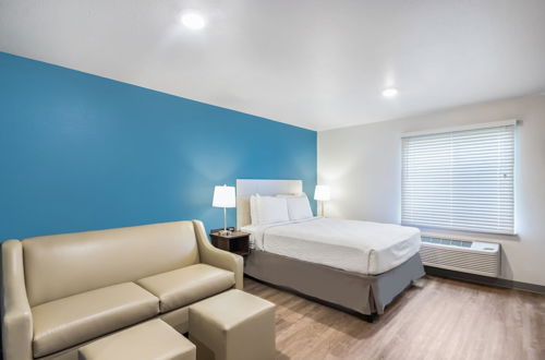 Photo 4 - WoodSpring Suites Chicago Addison