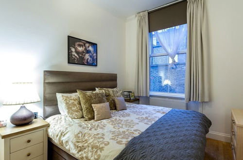 Photo 6 - Spacious Centrally Located One Bed