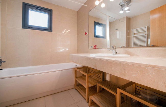 Salome House - Photo 31
