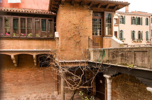 Photo 19 - Ca' Barbo Romantic Apartment in Venice