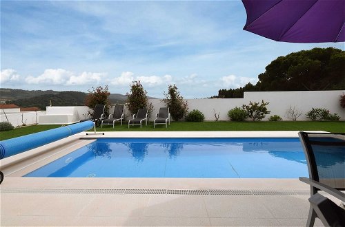 Photo 11 - Modern Villa With Private Swimming Pool