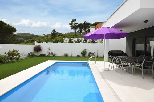 Foto 20 - Modern Villa With Private Swimming Pool