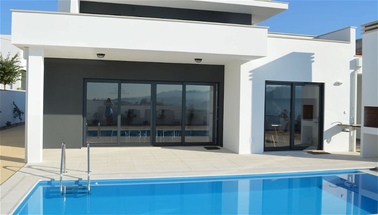 Photo 1 - Modern Villa With Private Swimming Pool