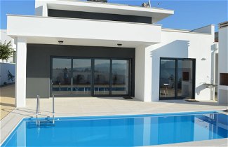 Photo 1 - Modern Villa With Private Swimming Pool