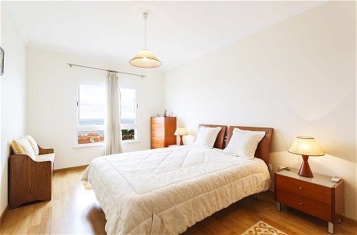 Photo 2 - Ericeira Luxury Apartment