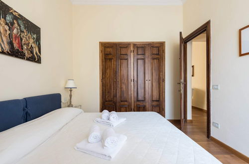 Photo 21 - Charming 2bed Apt Overlooking Duomo