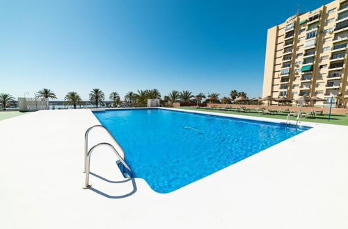 Photo 13 - Apartamento Costa del Sol Beach First Line