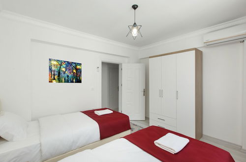 Photo 8 - Golden Star Suites