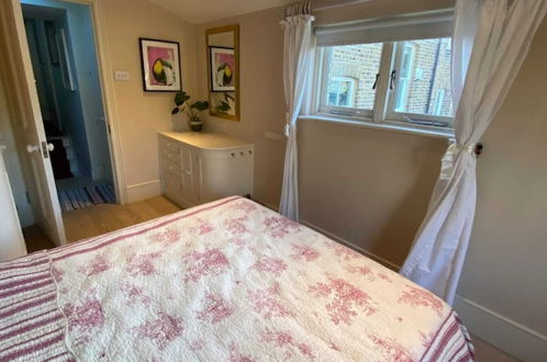 Photo 6 - Delightful 2BD Cottage-chic House Hammersmith