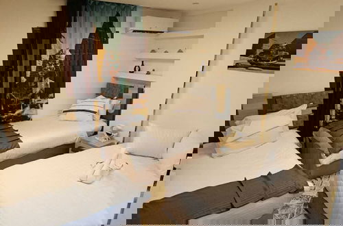Photo 8 - Guest House Paradise Top Roof Pyramids View