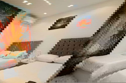 Photo 7 - Guest House Paradise Top Roof Pyramids View