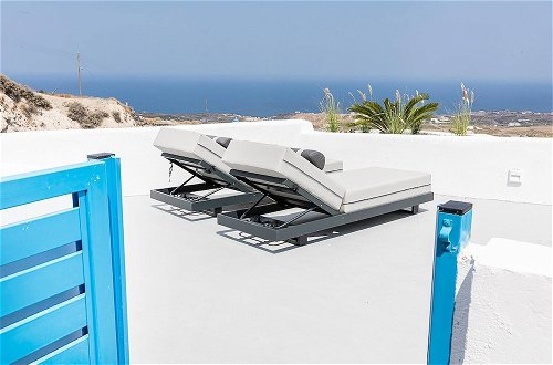 Foto 12 - Christos Suite With Outdoor Hot Tub And Sea View