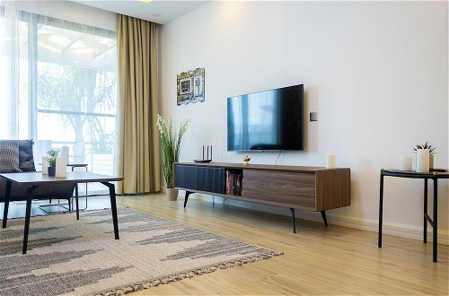 Foto 11 - Elegant Two-bedroom Apartment in Upscale Surroundings