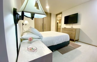 Foto 3 - Luxurious Suite With Private Pool in Proximity to the Airport