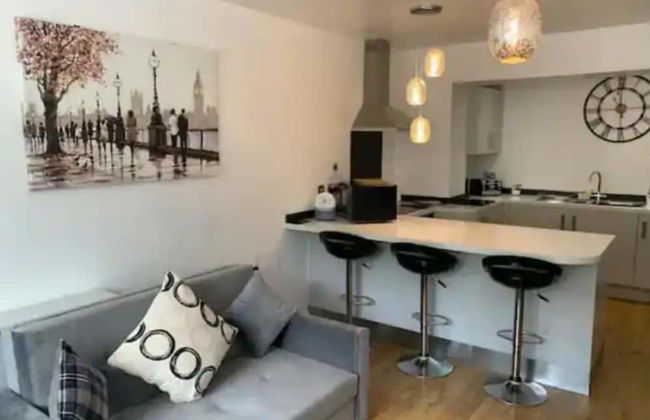 Immaculate 2-bed Apartment in Leigh - Foto 1