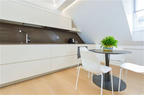 Photo 4 - Soho Penthouse by Concept Apartments