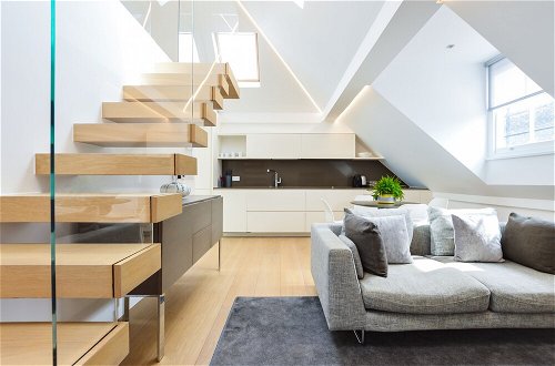 Photo 10 - Soho Penthouse by Concept Apartments